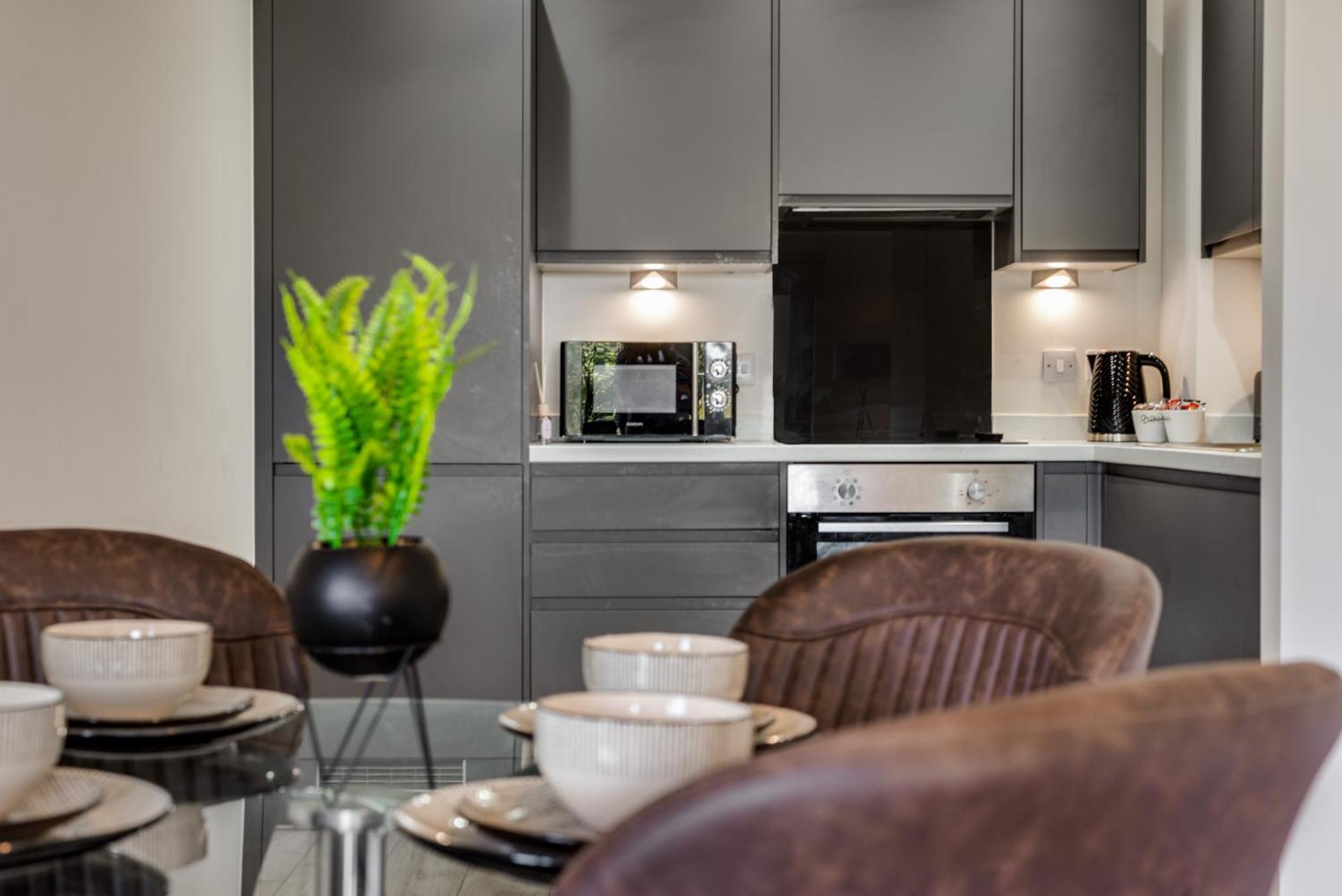 ליברפול Huge Long Stay Offers! Lux City-Edge Stay! Perfect For Business & Leisure מראה חיצוני תמונה