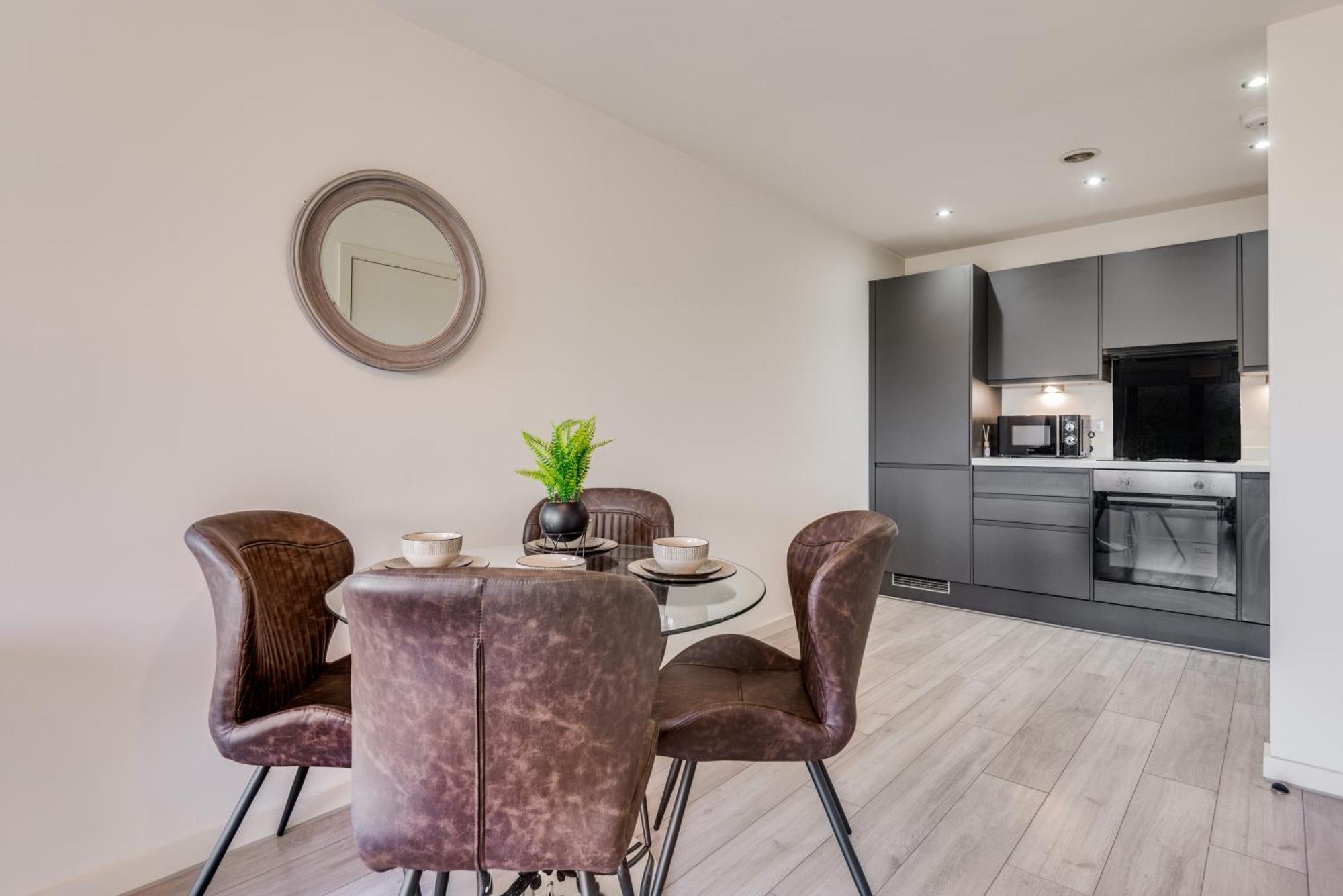 ליברפול Huge Long Stay Offers! Lux City-Edge Stay! Perfect For Business & Leisure מראה חיצוני תמונה