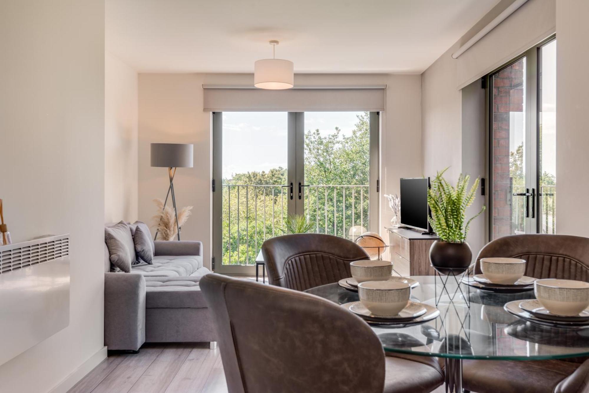 ליברפול Huge Long Stay Offers! Lux City-Edge Stay! Perfect For Business & Leisure מראה חיצוני תמונה
